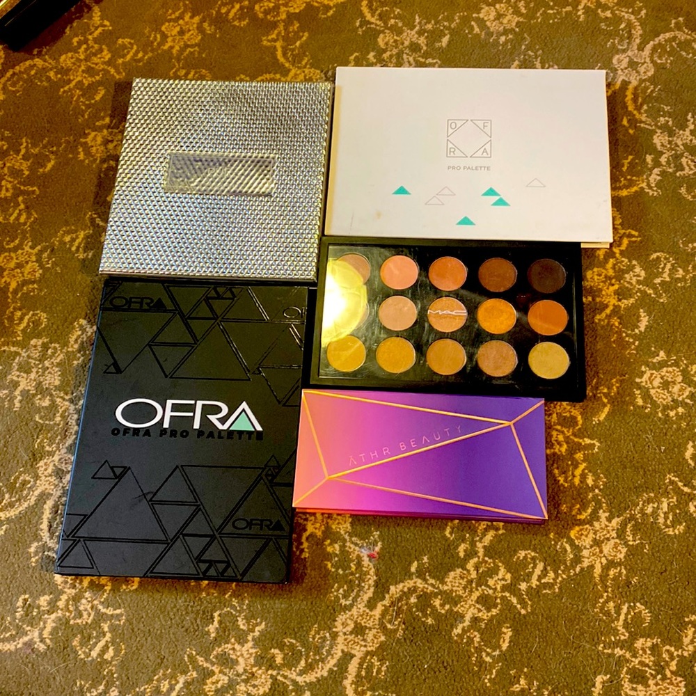 Eyeshadow palettes